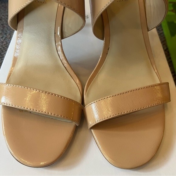 Charles by Charles David Icon Camel Patent Leather Criss Cross Strap Sandal Heel - Picture 2 of 7
